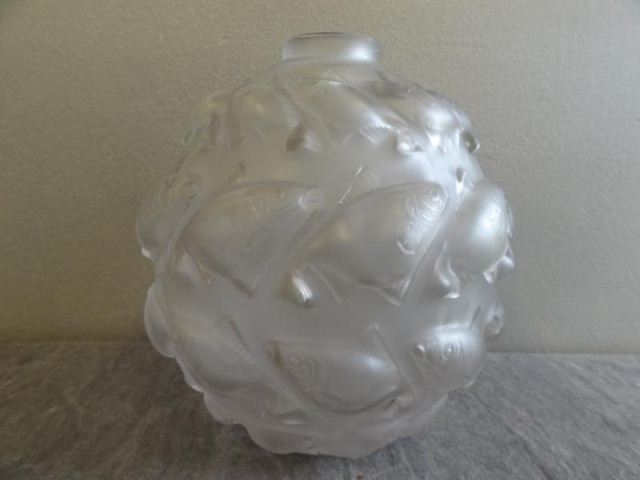 R Lalique Signed Vase with Fish 15eb5b