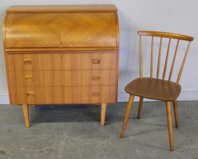 Midcentury Scandinavian Desk and Chair.From