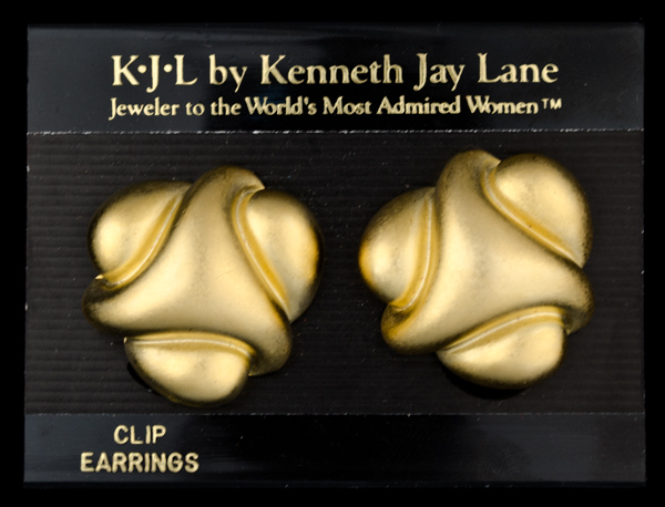 Kenneth Jay Lane Ear clips A pair 15ec29