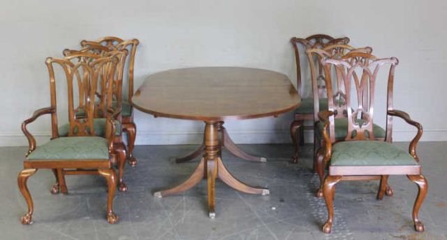 Mahogany Dining Table with 6 Chairs.From