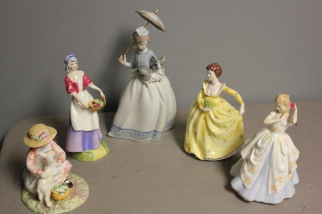 5 Porcelain Figures Inc Doulton 15ef48