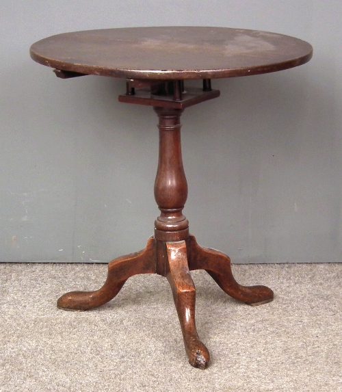 An 18th Century oak circular tripod 15d245