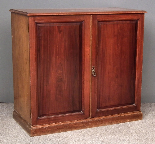An Edwardian mahogany cupboard 15d264