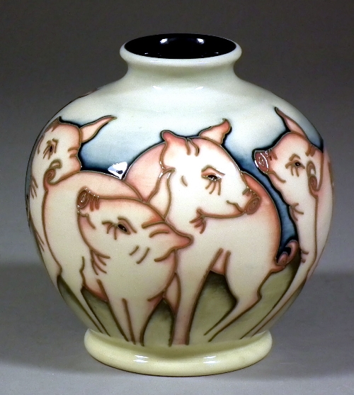 A modern Moorcroft pottery bulbous 15d27c