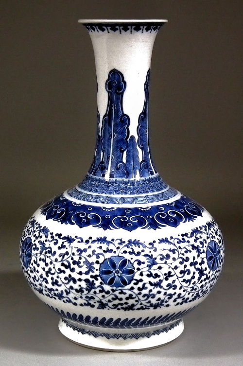 A 19th Century Chinese blue and 15d2c1