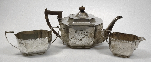 A George V silver three piece tea 15d379