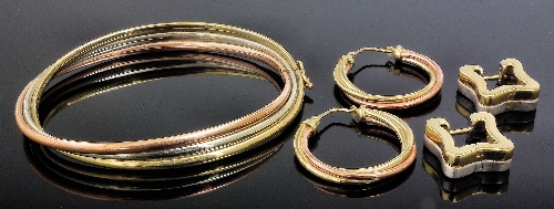 A modern 9ct three colour gold 15d3e3