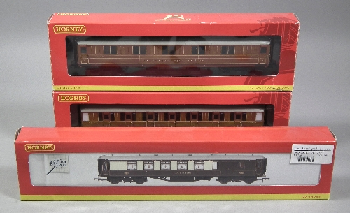 A collection of Hornby passenger 15d4ca