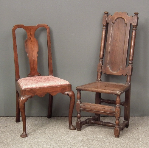 An 18th Century walnut dining chair 15d500