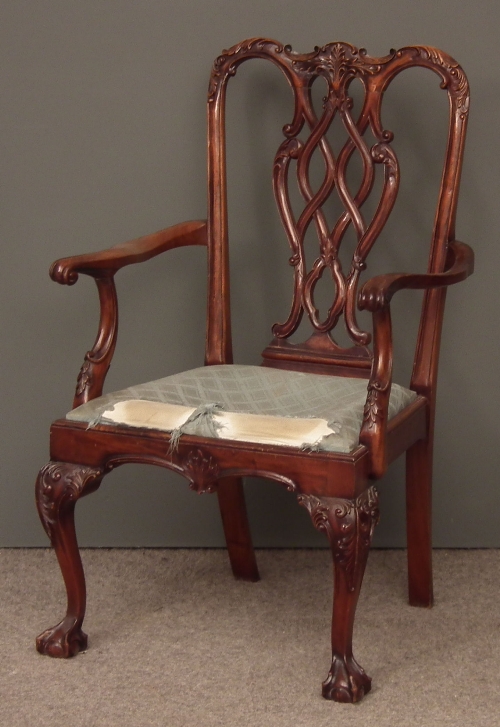 A mahogany armchair of Chippendale 15d50d