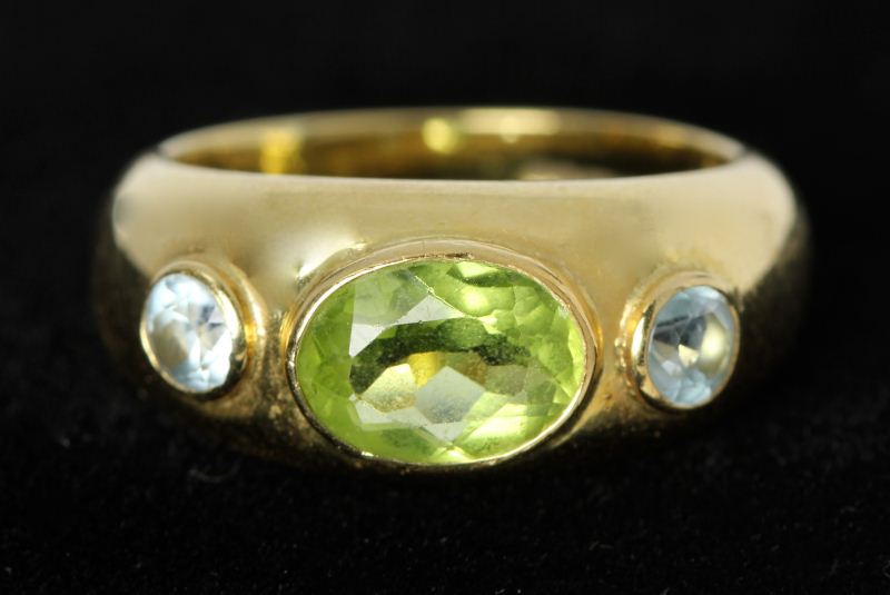 Peridot and Topaz Ringcentering 15d640