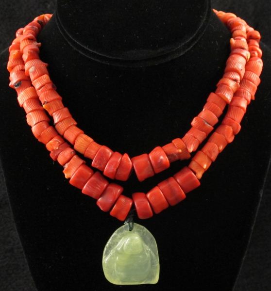 Contemporary Coral and Jade Necklacecomprised 15d66c