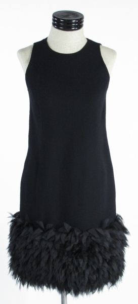 An Elegant Black Cocktail Dress 15d693