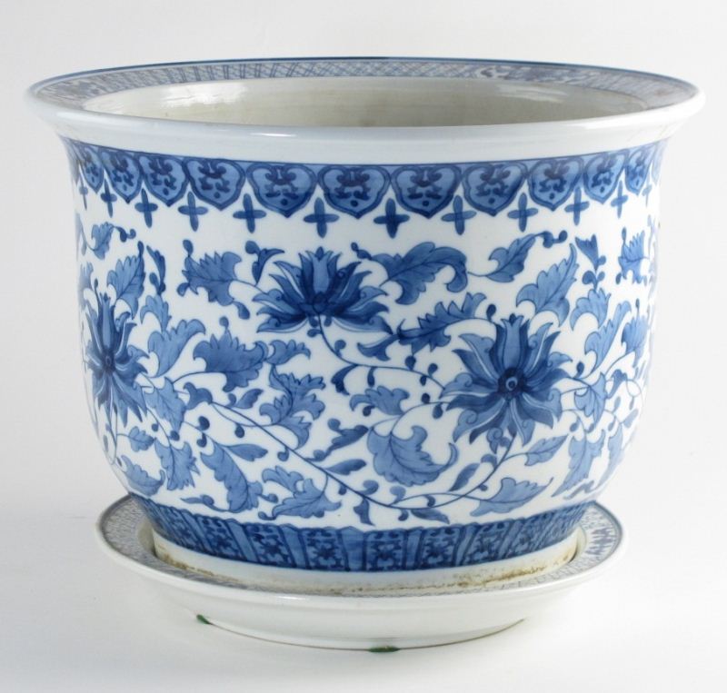 Antique Chinese Planterblue and white