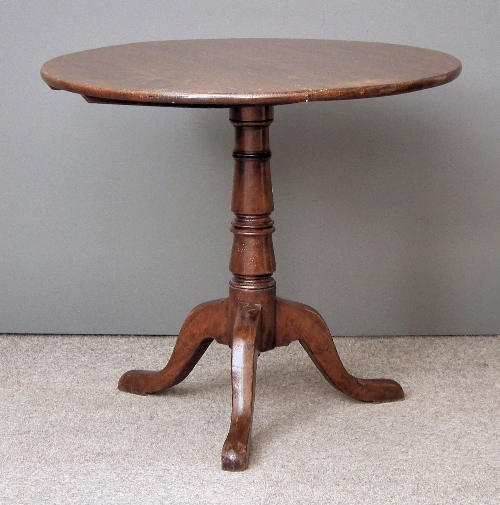 A George III oak circular tripod