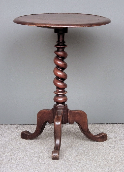 A Victorian mahogany circular tripod
