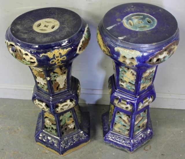 Two Similar Asian Style Porcelain 15db2f