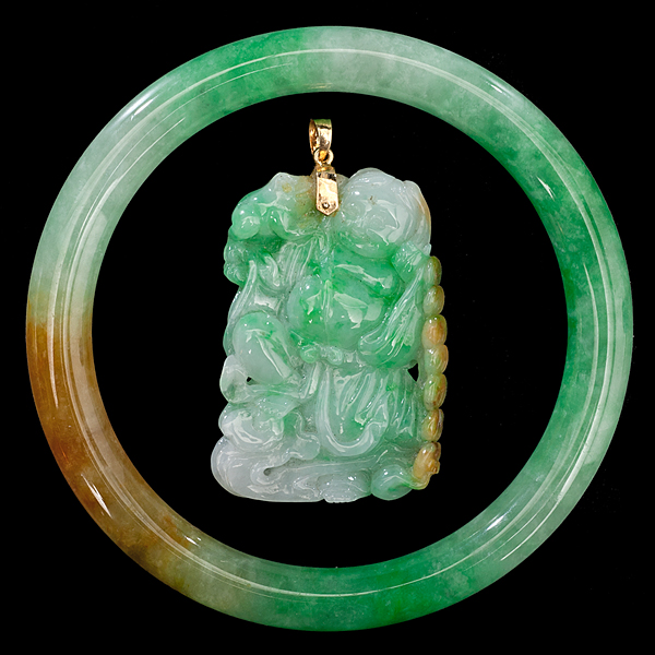 Chinese Jade Bracelet and Pendant 15de0f