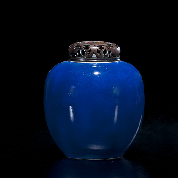 Blue Lidded Ginger Jar Chinese