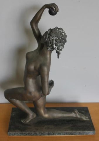 Deco Style Bronze Sculpture of 15e07d