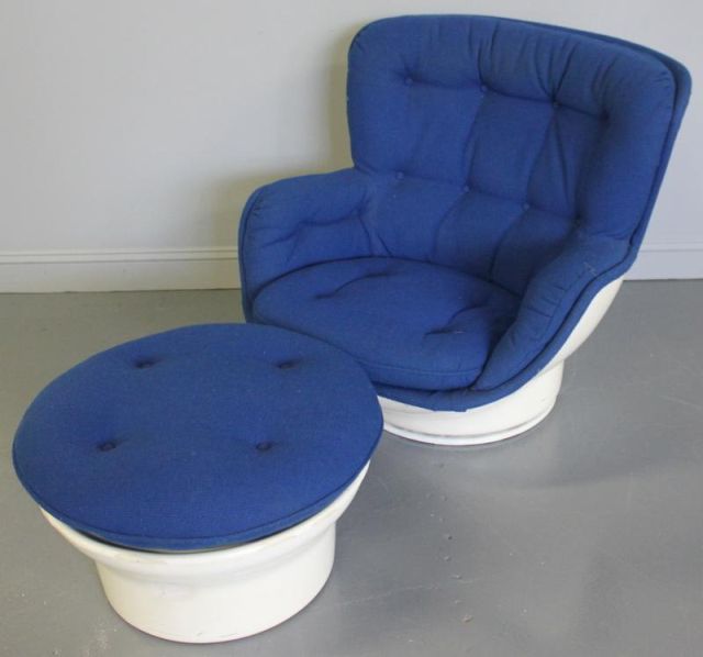 Italian Fiberglass Lounge Chair