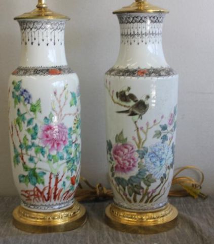 Pair of Chinese Porcelain Vases 15e150