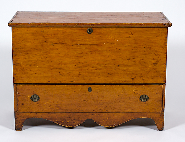 Pine Mule Chest American early