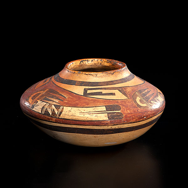 Hopi Sikyatki Revival Jar graceful
