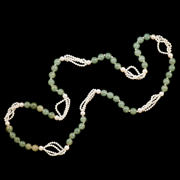 Jade and Pearl Necklace A jade