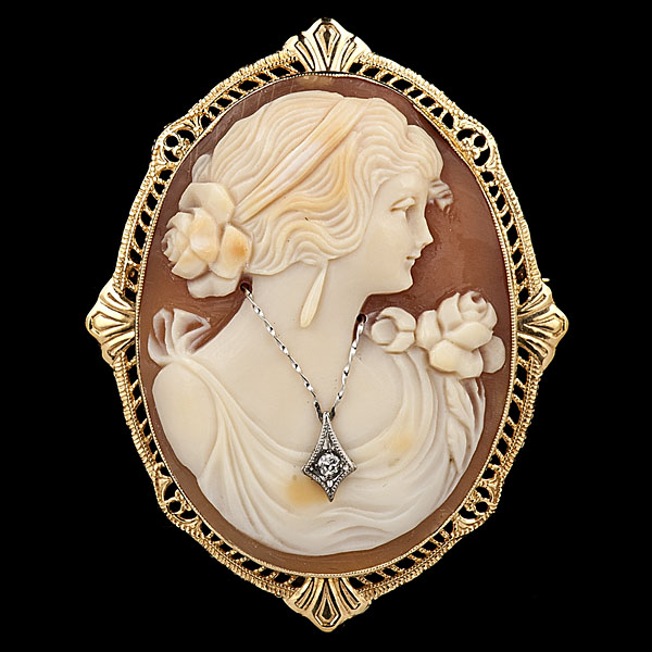 Antique Cameo Brooch with Diamond 16121e