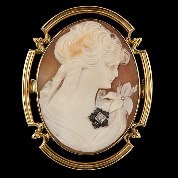 Antique Cameo Brooch with Diamond 16121f