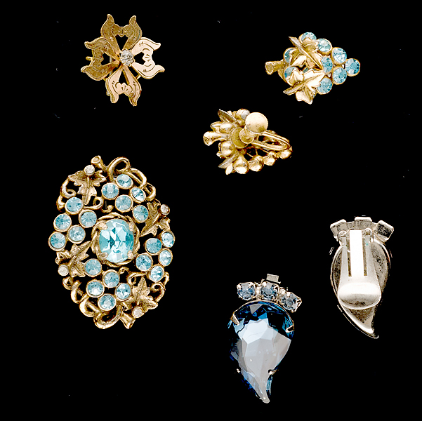 Grouping of Austria Rhinestone 1613b8