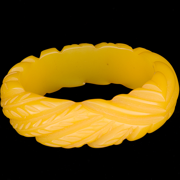 Carved Bakelite Bangle A carved 1613d2