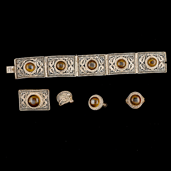 German Silver and Glass Cats Eye 16140f