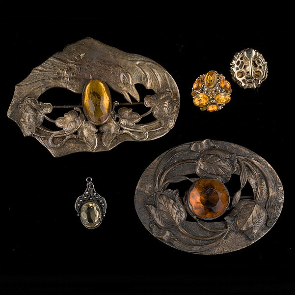 Unsigned silver brooches ear clips 161456