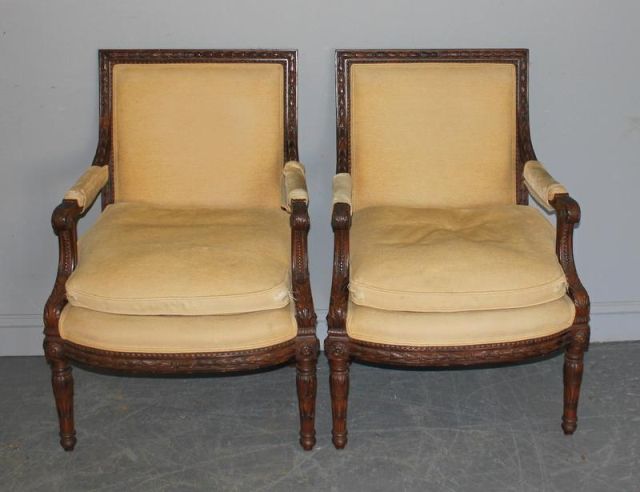 Pair of Vintage French Style Carved 1614db