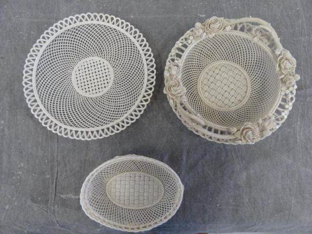 Belleek 3 Reticulated Pieces Cake 161535