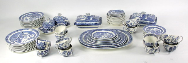 An extensive Wedgwood willow pattern