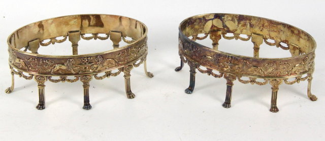A pair of oval electroplated dish stands