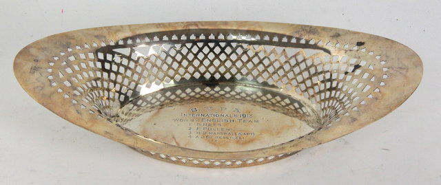 An oval silver trophy basket London 1616fc