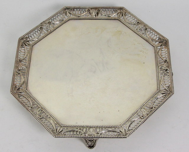 An octagonal silver salver William 1616f6