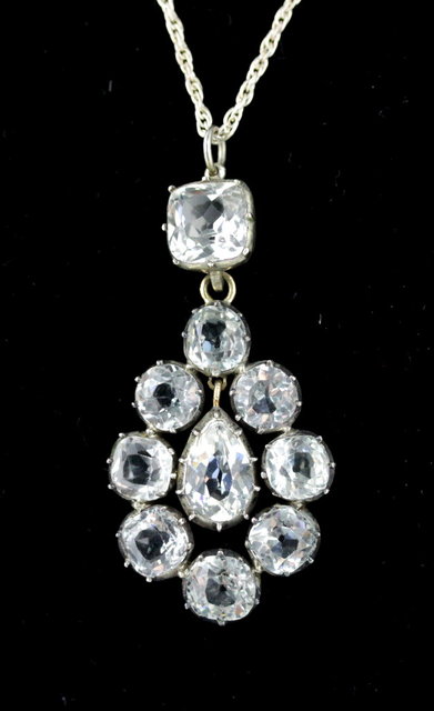 A paste set pendant the pear shaped 1617a4