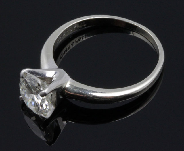 A diamond solitaire ring claw set