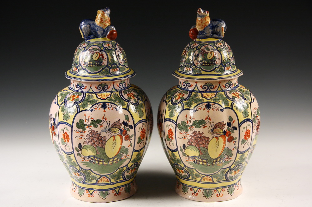 PAIR COVERED DELFT URNS Large 1618b6