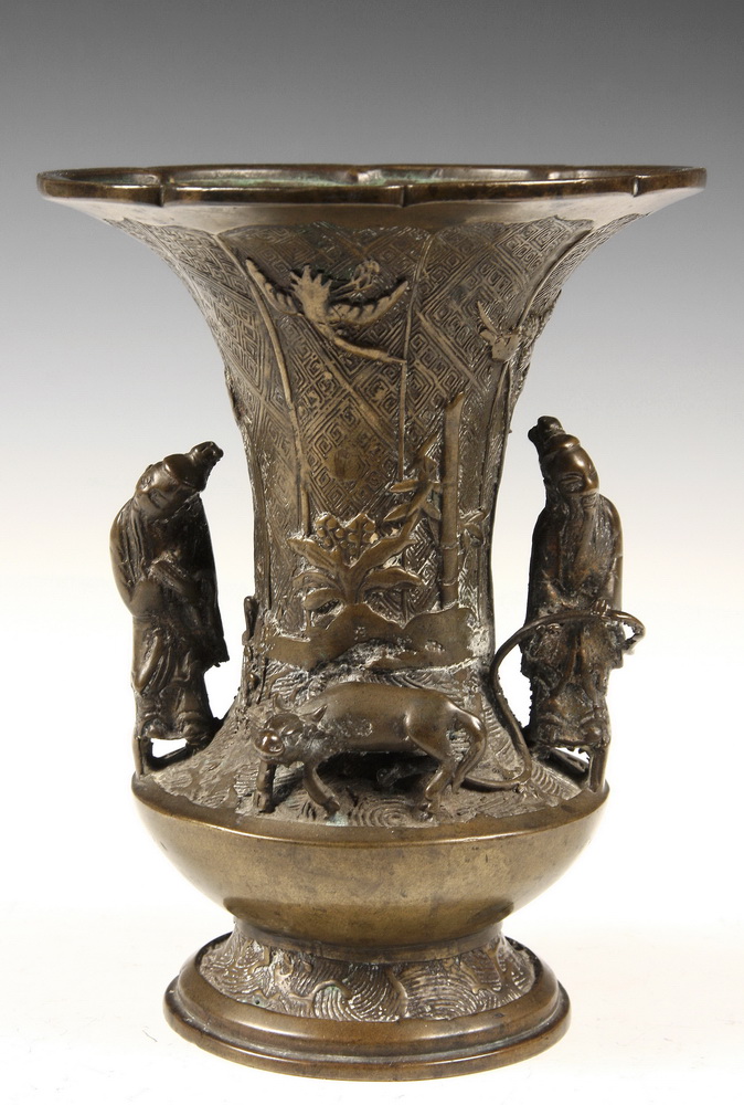 CHINESE BRONZE VASE 19th c Bronze 16196a