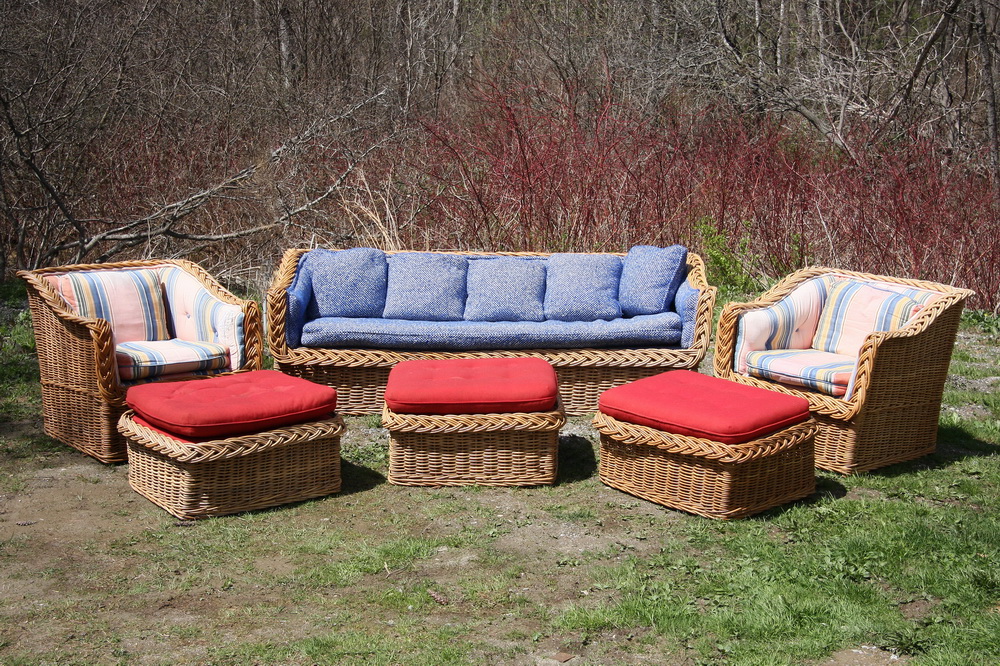 (6 PC) WICKER PATIO SET WITH CUSHIONS