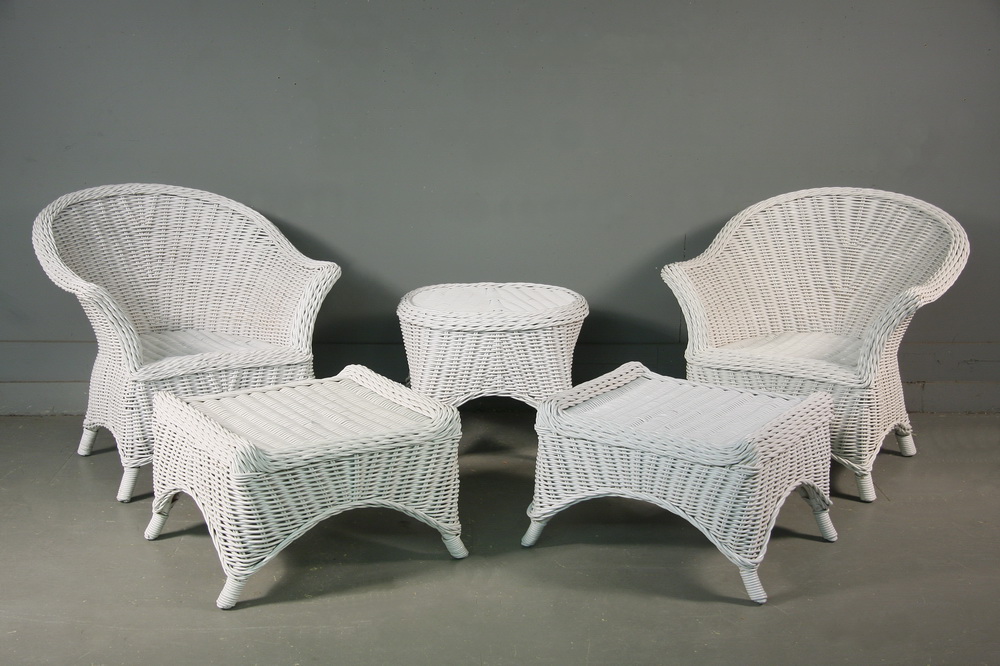  5 PC SUITE OF WICKER Contemporary 161a33