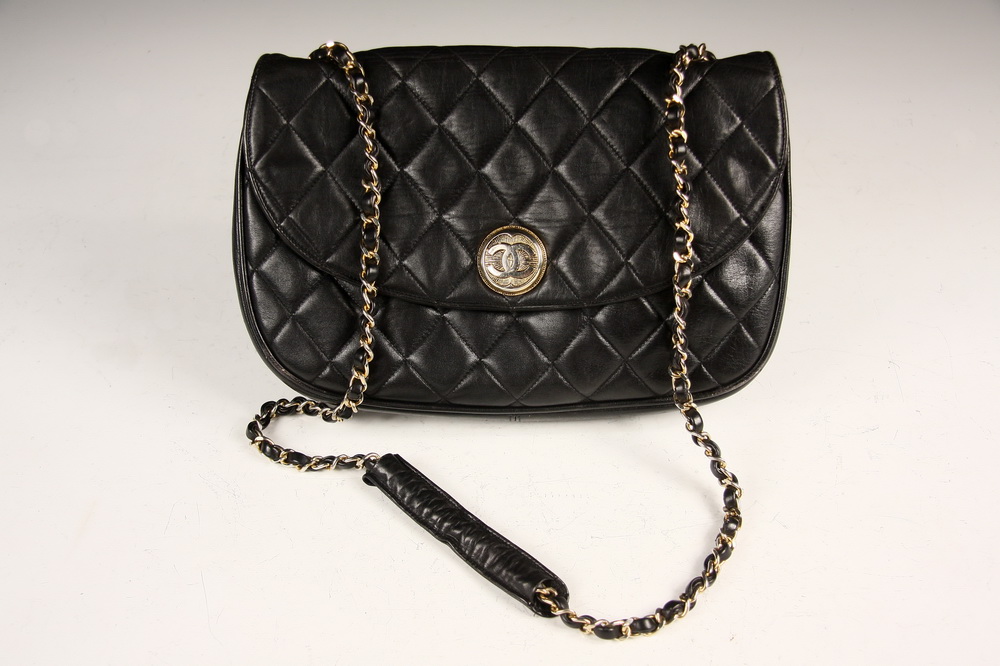 Vintage Chanel Handbag Black 161a5a