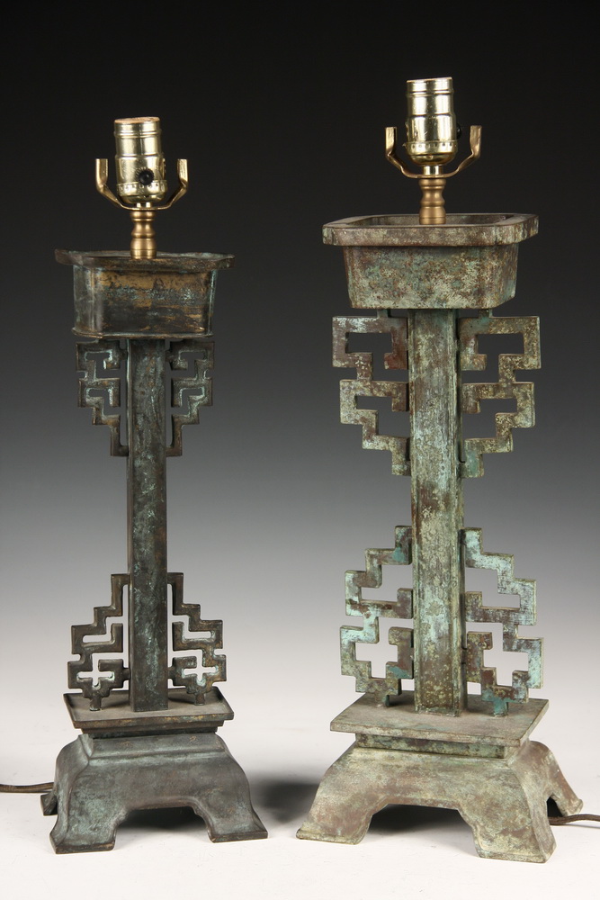  2 SIMILAR CHINESE BRONZE LAMPS 161a70