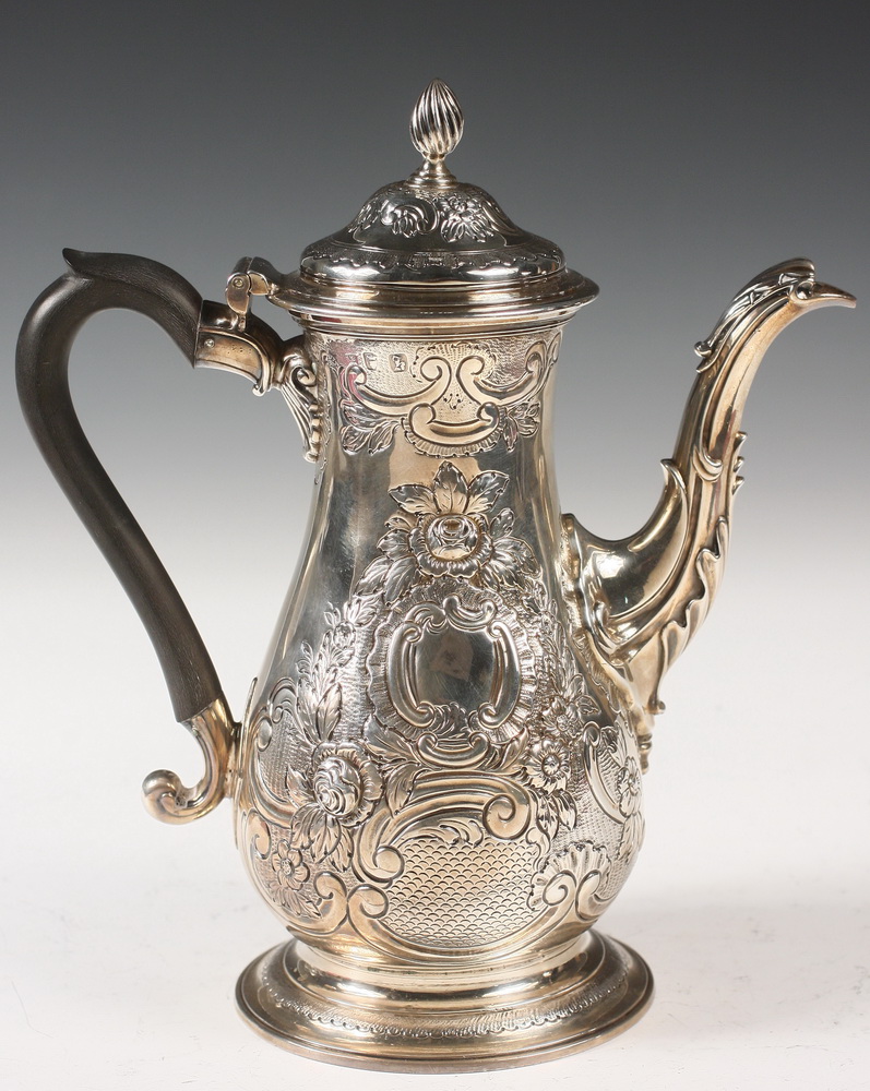 GEORGE III STERLING TEAPOT - Repoussed